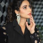 Aishwarya Sharma Bhatt Instagram - Retro Vibe ❤️ Styling by @rimadidthat Assisted by @tanyamishrra Outfitby @doorsdesign_ Jewellery @goldenbyree #aishwaryasharma #throwback #oldphotoshoot #retrovibes #vintagelook #hairmakeuponpoint