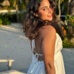 Aishwarya Sharma Bhatt Instagram – Golden Hour Glow ☀️

Outfit: @coordinate.in 
Styling: @styling.your.soul 
Assisted by: @stylefile.bykrisha 

#aishwaryasharma #maldives #maldivianglow #ootd