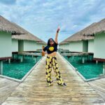 Aishwarya Sharma Bhatt Instagram - Dil bole #maldives 🏝️🐚🏖️🌊 @travelwithjourneylabel @velassarumaldives #VelassaruMaldives #LuxuryUndressed #SmallLuxuryHotels #JourneyLabel #TravelWithJourneyLabel #YouAreSpecial #ThinkHolidayThinkJourneyLabel #LuxuryHoliday #maldives VELASSARU MALDIVES