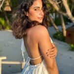 Aishwarya Sharma Bhatt Instagram - Golden Hour Glow ☀️ Outfit: @coordinate.in Styling: @styling.your.soul Assisted by: @stylefile.bykrisha #aishwaryasharma #maldives #maldivianglow #ootd