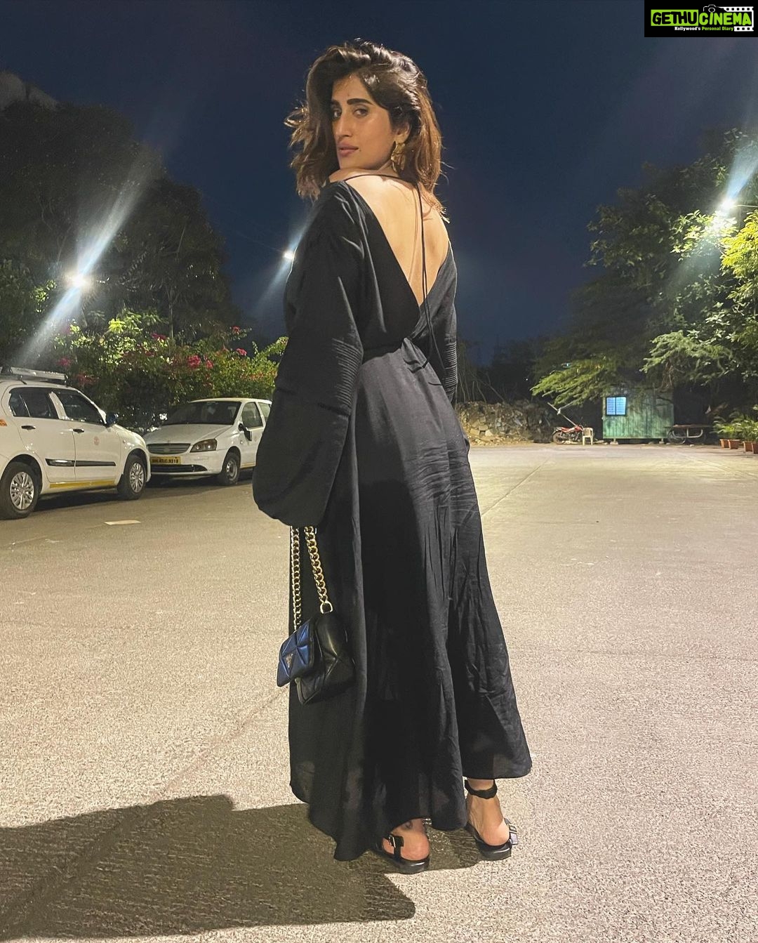 Akasa Instagram - if you are not vulnerable, there’s a lot less pain.. but also a lot less love 🖤 • • • • • • • #akasa #akasasingh #akasasing #akasakebesties #akasians #trending #love #fyp #explore #fashion #ootd #femininegoddess #trendingreels #naagin #shringaar #biggboss #thick #punjaban #trendingsongs