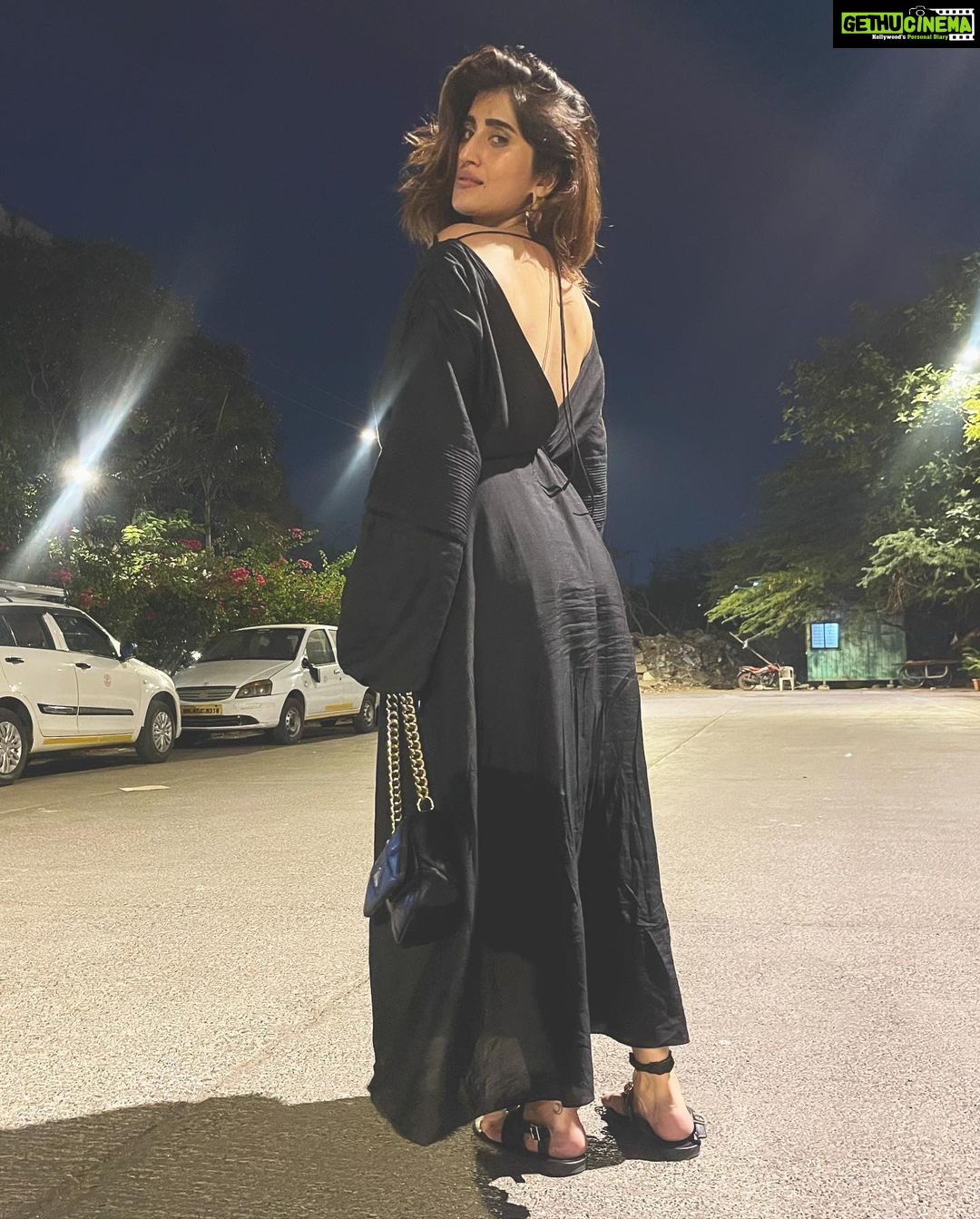 Akasa Instagram - if you are not vulnerable, there’s a lot less pain.. but also a lot less love 🖤 • • • • • • • #akasa #akasasingh #akasasing #akasakebesties #akasians #trending #love #fyp #explore #fashion #ootd #femininegoddess #trendingreels #naagin #shringaar #biggboss #thick #punjaban #trendingsongs