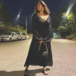 Akasa Instagram - if you are not vulnerable, there’s a lot less pain.. but also a lot less love 🖤 • • • • • • • #akasa #akasasingh #akasasing #akasakebesties #akasians #trending #love #fyp #explore #fashion #ootd #femininegoddess #trendingreels #naagin #shringaar #biggboss #thick #punjaban #trendingsongs