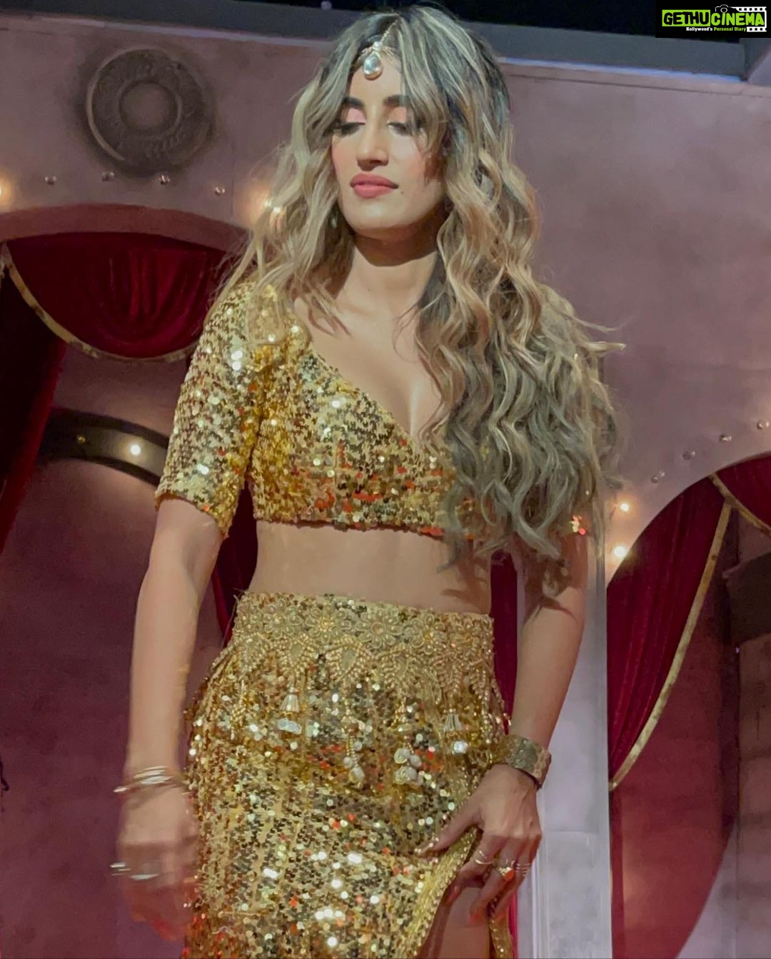Akasa Instagram - low res photos but HD vibes š¬ā
#photodump ⢠⢠⢠⢠⢠⢠#akasa #akasasingh #akasasing #akasakebesties #akasians #trending #love #fyp #explore #fashion #ootd #femininegoddess #trendingreels #naagin #shringaar #biggboss #thick #punjaban #trendingsongs
