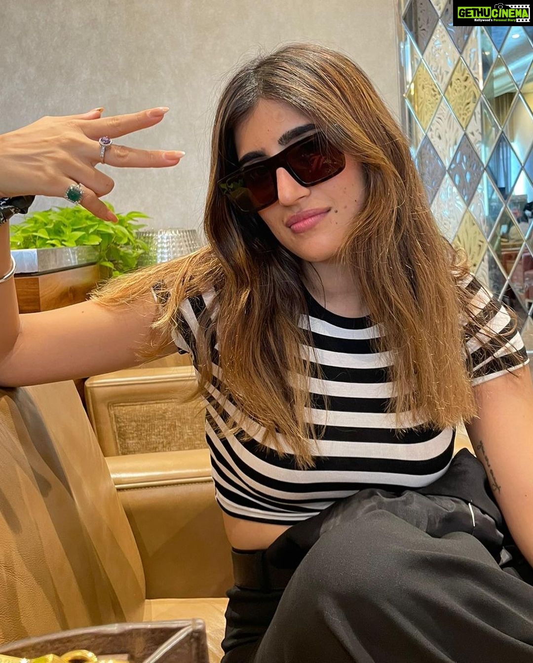 Akasa Instagram - low res photos but HD vibes š¬ā
#photodump ⢠⢠⢠⢠⢠⢠#akasa #akasasingh #akasasing #akasakebesties #akasians #trending #love #fyp #explore #fashion #ootd #femininegoddess #trendingreels #naagin #shringaar #biggboss #thick #punjaban #trendingsongs