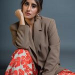 Akasa Instagram - baithe baithe kya karien.. 👀 • • For McDonald’s I’m Lovin’ It LIVE with MTV 🧡 wearing: @thesaikostudio Accessories @blingthingstore styled by @styledbyzainabb asst by @xrishikax @bhavnaaaaa.r photo by @themediatronic @mnvlade HMU: ME! studio: @_moonshinestudios • • • • • • • #akasa #akasasingh #akasasing #akasakebesties #akasians #trending #love #fyp #explore #fashion #ootd #femininegoddess #trendingreels #naagin #shringaar #biggboss #thick #punjaban #trendingsongs #phonemilake