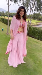 Akasa Instagram - “babe you’ll have to use some trending audios or do trending reels” 🙂🙂🙂 • loved this Outfit by @houseofneetalulla Styled by @styledbysujata ♥️