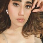 Akasa Instagram - may mein yeh tha #dump • • • • • • • • • • • • #akasa #akasasingh #akasasing #akasakebesties #akasians #trending #love #fyp #explore #fashion #ootd #femininegoddess #trendingreels #naagin #shringaar #biggboss #thick #punjaban #trendingsongs #maydump #photodump