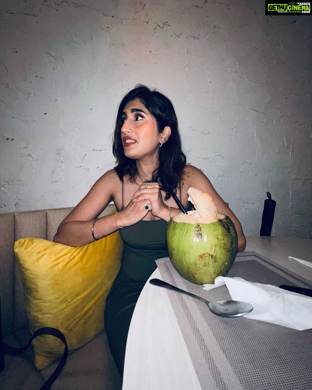 Akasa Instagram - Kang saab de golden words π€πΌ β’ β’ β’ β’ β’ β’ β’ β’ β’ β’ β’ β’ β’ β’ #akasa #akasasingh #akasasing #akasakebesties #akasians #trending #love #fyp #explore #fashion #ootd #femininegoddess #trendingreels #naagin #shringaar #biggboss #thick #punjaban #trendingsongs #food #travel #phuket# Phuket, Thailand