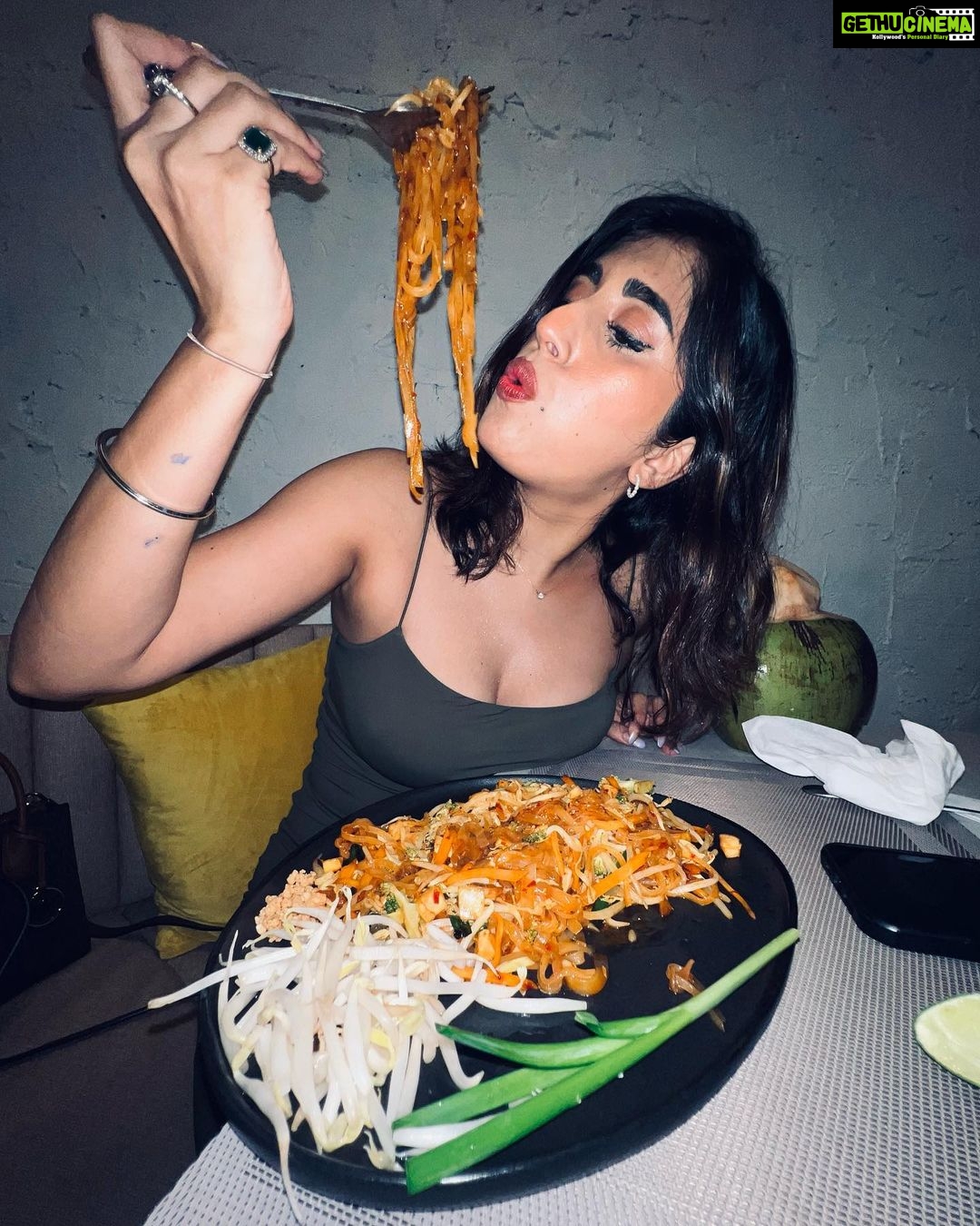 Akasa Instagram - Kang saab de golden words π€πΌ β’ β’ β’ β’ β’ β’ β’ β’ β’ β’ β’ β’ β’ β’ #akasa #akasasingh #akasasing #akasakebesties #akasians #trending #love #fyp #explore #fashion #ootd #femininegoddess #trendingreels #naagin #shringaar #biggboss #thick #punjaban #trendingsongs #food #travel #phuket# Phuket, Thailand