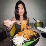 Akasa Instagram - Kang saab de golden words 🤌🏼 • • • • • • • • • • • • • • #akasa #akasasingh #akasasing #akasakebesties #akasians #trending #love #fyp #explore #fashion #ootd #femininegoddess #trendingreels #naagin #shringaar #biggboss #thick #punjaban #trendingsongs #food #travel #phuket# Phuket, Thailand