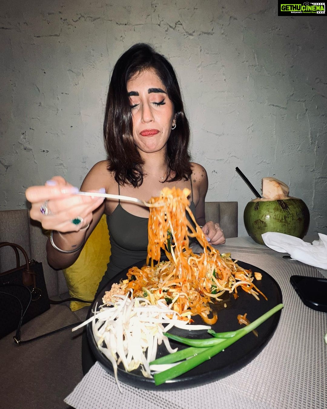 Akasa Instagram - Kang saab de golden words π€πΌ β’ β’ β’ β’ β’ β’ β’ β’ β’ β’ β’ β’ β’ β’ #akasa #akasasingh #akasasing #akasakebesties #akasians #trending #love #fyp #explore #fashion #ootd #femininegoddess #trendingreels #naagin #shringaar #biggboss #thick #punjaban #trendingsongs #food #travel #phuket# Phuket, Thailand