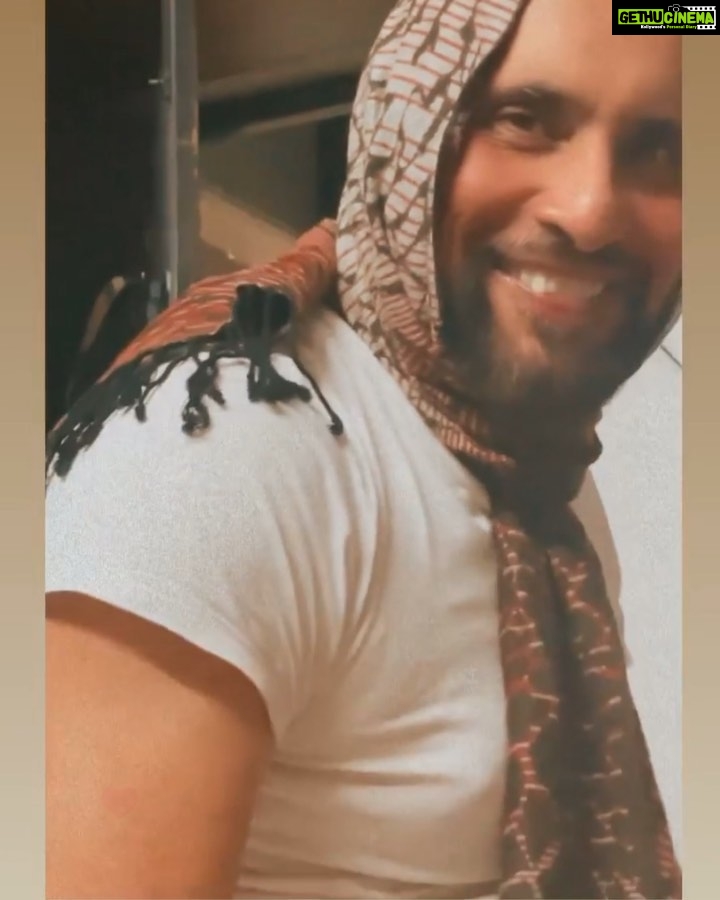 Akasa Instagram - happy Father’s Day, daddy! I Must be one of the universe’s favourites to have been blessed to be able to call you dad (and inherit all that humour, genes, talent, heart, and an terrible attention span) @sing.arvinder 🫶🏼♥️ • • • • • • • • • • • • • #akasa #akasasingh #akasasing #akasakebesties #akasians #trending #love #fyp #explore #fashion #ootd #femininegoddess #trendingreels #naagin #shringaar #biggboss #thick #punjaban #trendingsongs