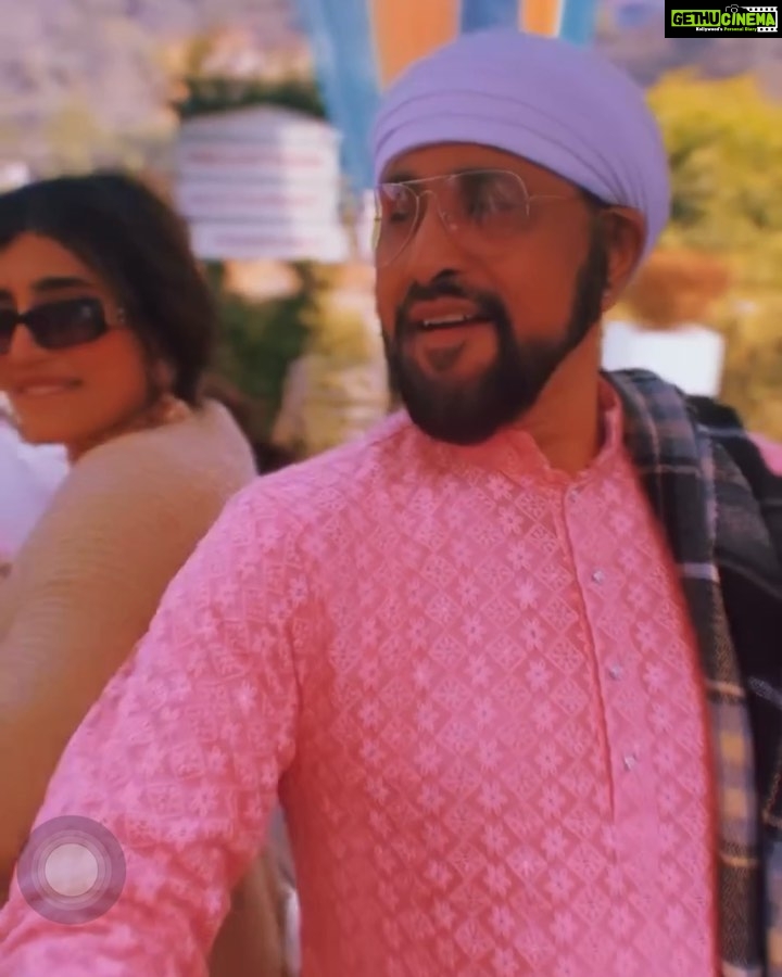 Akasa Instagram - happy Father’s Day, daddy! I Must be one of the universe’s favourites to have been blessed to be able to call you dad (and inherit all that humour, genes, talent, heart, and an terrible attention span) @sing.arvinder 🫶🏼♥️ • • • • • • • • • • • • • #akasa #akasasingh #akasasing #akasakebesties #akasians #trending #love #fyp #explore #fashion #ootd #femininegoddess #trendingreels #naagin #shringaar #biggboss #thick #punjaban #trendingsongs