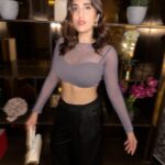 Akasa Instagram - last slide hi jindgi hai • 📸: @aasa.sing • • • • • • • • • • • • • • • #akasa #akasasingh #akasasing #akasakebesties #akasians #trending #love #fyp #explore #fashion #ootd #femininegoddess #trendingreels #naagin #shringaar #biggboss #thick #punjaban #trendingsongs