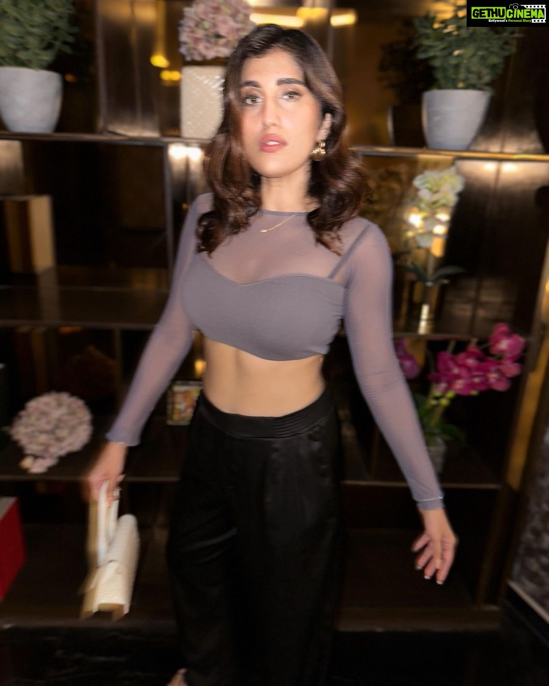Akasa Instagram - last slide hi jindgi hai • 📸: @aasa.sing • • • • • • • • • • • • • • • #akasa #akasasingh #akasasing #akasakebesties #akasians #trending #love #fyp #explore #fashion #ootd #femininegoddess #trendingreels #naagin #shringaar #biggboss #thick #punjaban #trendingsongs