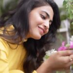 Alekhya Harika Instagram - My honest skincare regime is as simple as using my 5 favourite products to help me achieve bright, spotless and glowing skin. The Garnier Bright Complete Vitamin C Range @garnierindia is my go-to. I follow these simple steps in the morning using this range. Products used: The Garnier Bright Complete Vitamin C Micellar Water The Garnier Bright Complete Vitamin C Face wash The Garnier Bright Complete Vitamin C Serum The Garnier Bright Complete Vitamin C UV Cream The Garnier Bright Complete Vitamin C Sheet Mask #VitCFest #GarnierIndia #GarnierBrightCompleteVitaminCRange #SkincareRegime #ad #reels #trending #reelitfeelit