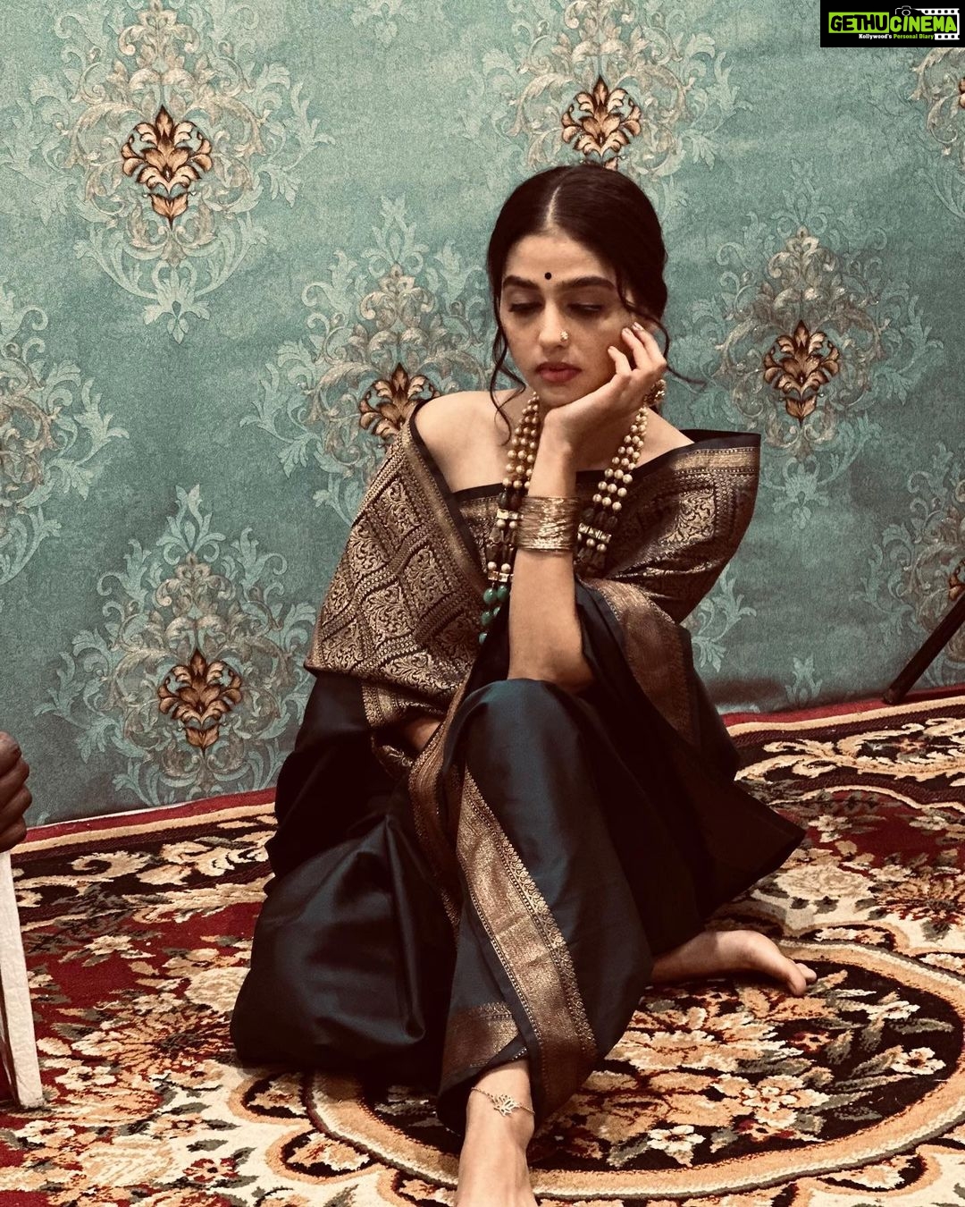 Anaswara Rajan Instagram - Wrapped in femininity πͺ·π @rizwan_themakeupboy π«Άπ½