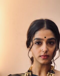 Anaswara Rajan Instagram - Wrapped in femininity 🪷🌙 @rizwan_themakeupboy 🫶🏽