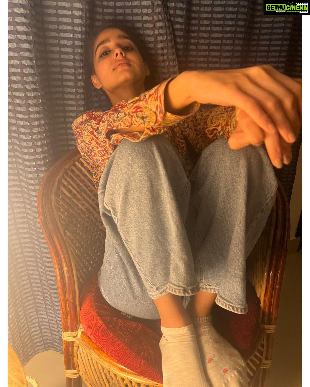 Anaswara Rajan Instagram - Life is too short to find matching socks 🧦😌 Ps- @rimakallingal ,feel free to leave more stuffs of yours @mohammed_shabna ‘s home because I loved the shades 😌😚