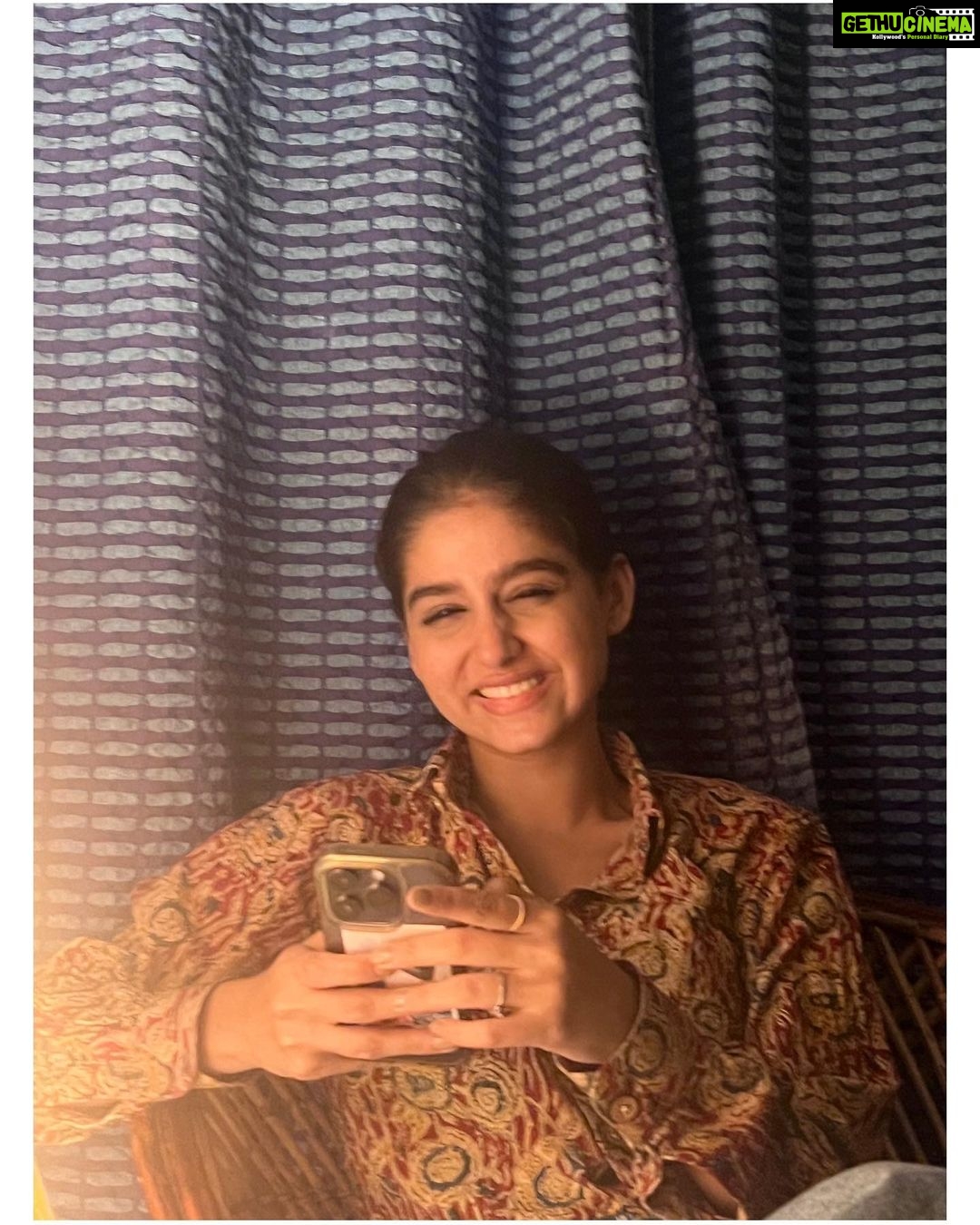 Anaswara Rajan Instagram - Life is too short to find matching socks 🧦😌 Ps- @rimakallingal ,feel free to leave more stuffs of yours @mohammed_shabna ‘s home because I loved the shades 😌😚