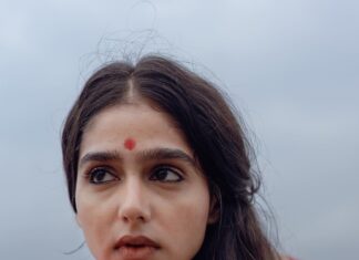 Anaswara Rajan Instagram - औरत . . Concept & DOP : @a_isography MUA: @ashif_marakkar Costume: @jaankibridalcouture