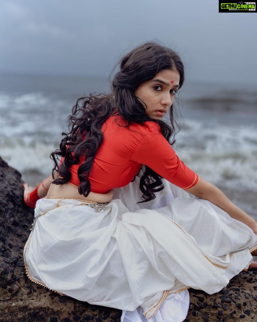 Anaswara Rajan Instagram - औरत Concept & DOP : @a_isography MUA: @ashif_marakkar Costume: @jaankibridalcouture