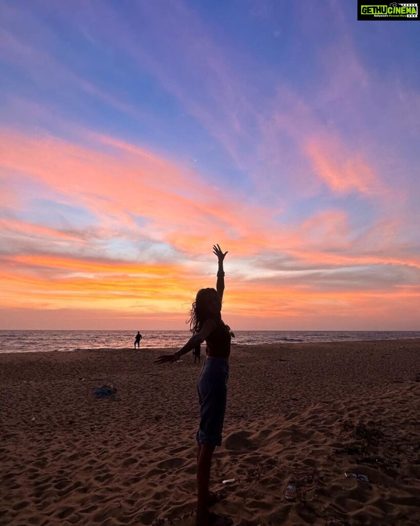 Anaswara Rajan Instagram - The sky, sunset and the moon 🌙✨