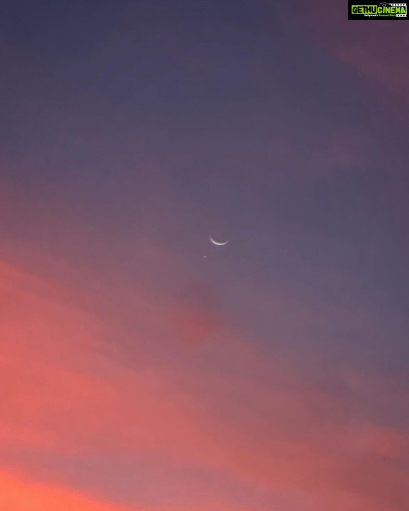 Anaswara Rajan Instagram - The sky, sunset and the moon 🌙✨