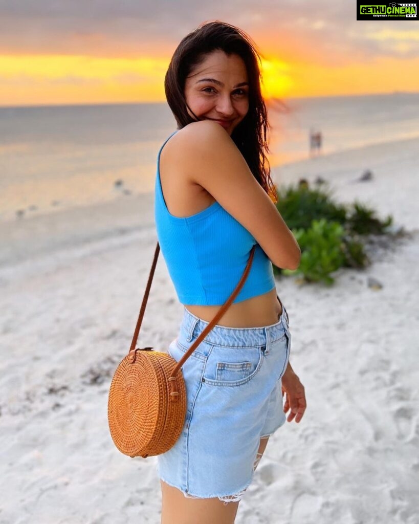Andrea Jeremiah Instagram - Island girl for life 💕 #tbt #throwbackthursday #throwback #bali