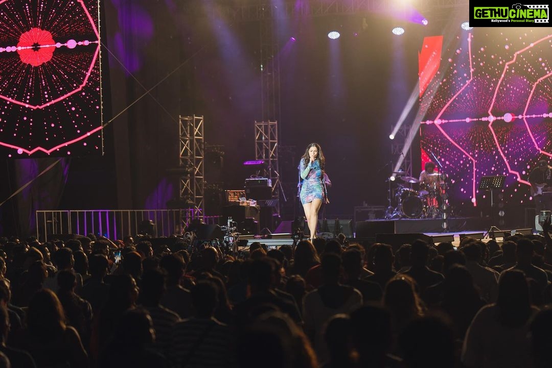 Andrea Jeremiah Instagram - Shooting Andy live in KL @therealandreajeremiah #andreajeremiah #andreajeremiahlive Kuala Lumpur, Malaysia