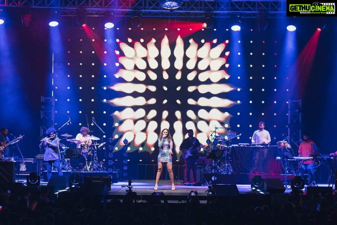 Andrea Jeremiah Instagram - Shooting Andy live in KL @therealandreajeremiah #andreajeremiah #andreajeremiahlive Kuala Lumpur, Malaysia