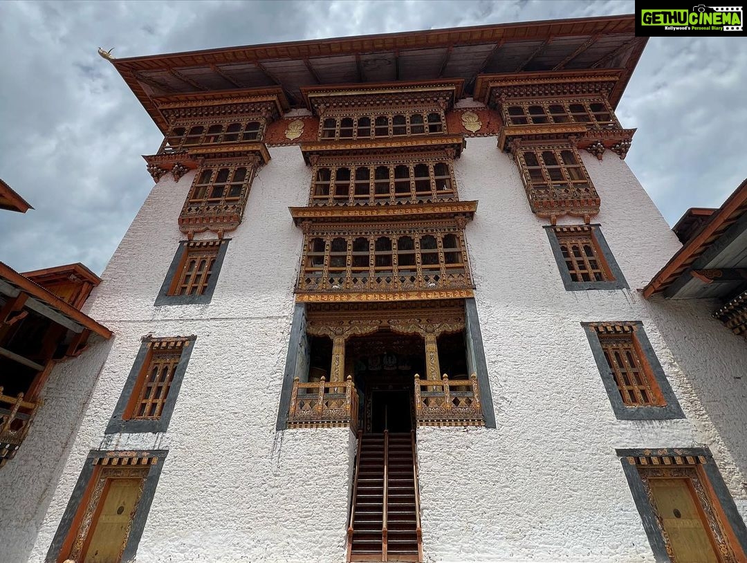 Andrea Jeremiah Instagram - The magnificent #punakhadzong !!! It is the second oldest & second largest #dzong in Bhutan… situated between two rivers & surrounded by gorgeous jacaranda blossoms, it’s quite a sight to behold 💜💜💜 @gtholidays.in #bhutan #punakha #solotravel #gtholidays #shotoniphone
