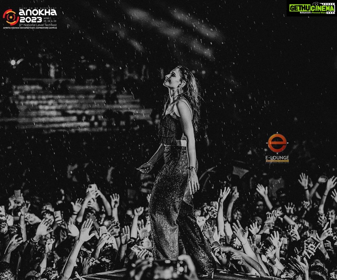 Andrea Jeremiah Instagram - @anokhatechfest what a night!!! U have my whole ❤️ Love & kisses to each & every one of you who danced in the rain last night❤️🔥❤️🔥❤️🔥 hope you had as much fun as we did 😘😘😘 #anokha2023 #amritacollege #coimbatore #thejeremiahproject #tamil #band #music #live #onstage
