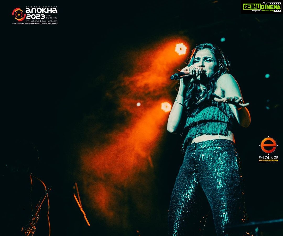 Andrea Jeremiah Instagram - @anokhatechfest what a night!!! U have my whole ❤️ Love & kisses to each & every one of you who danced in the rain last night❤️🔥❤️🔥❤️🔥 hope you had as much fun as we did 😘😘😘 #anokha2023 #amritacollege #coimbatore #thejeremiahproject #tamil #band #music #live #onstage