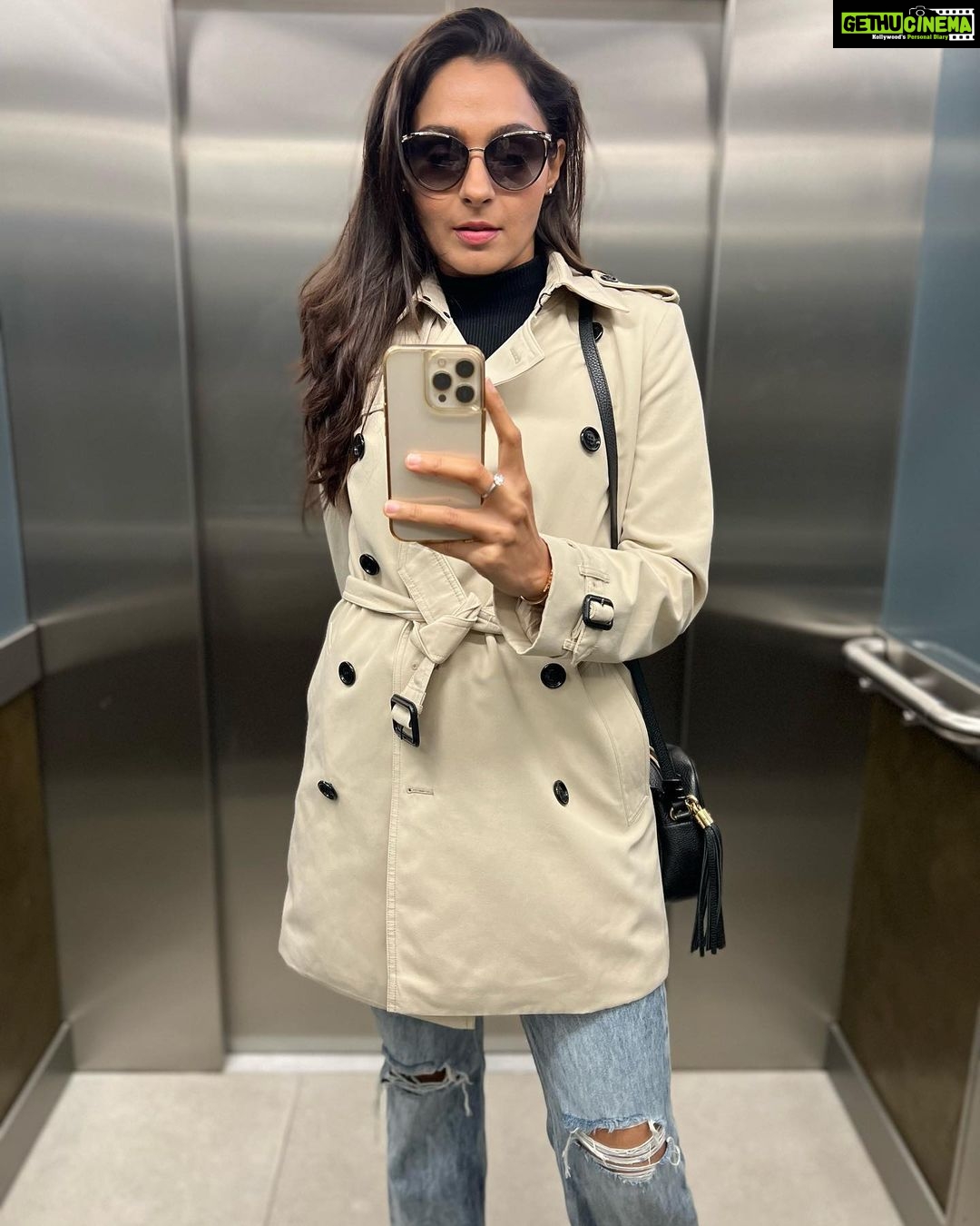 Andrea Jeremiah Instagram - Series of mirror selfies… which one do you like ???