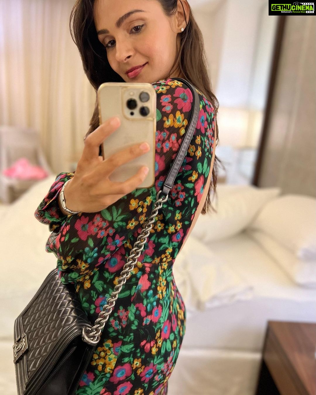 Andrea Jeremiah Instagram - From #dubai to #dindigul… the week that was ☀️🐶💕🐮