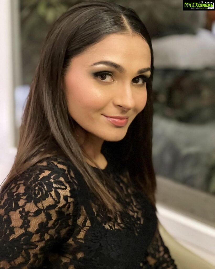 Andrea Jeremiah Instagram - Look like a popstar🌟🌟🌟 Vibe like a rockstar☄️☄️☄️ Thank you @rivieravituniversity for having us, last nite was 🔥🔥🔥 📸 @srisan1213 MUH @prakatwork #thejeremiahproject #onstage #live #band #music #musician