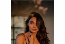 Andrea Jeremiah Instagram - Her 🖤 is as black as Night 📸 @soondah_wamu MUH @prakatwork @motwanikiara