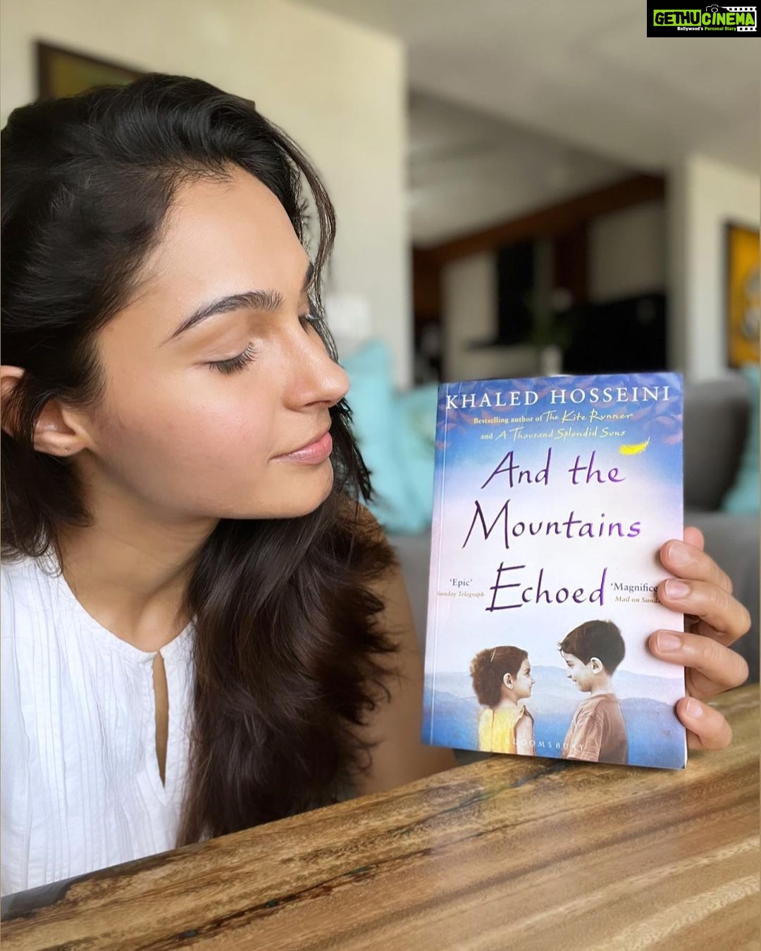 Andrea Jeremiah Instagram - Kickstarting the year with #andthemountainsechoed by the wonderful @khosseini This is the second book of his I’m reading, after #thekiterunner of course… It’s a heart-breaking tale of epic proportions, spanning across timelines & continents… and as is the case with any good book, I finished reading it in a day 🥹🥹🥹 What’s on your reading list this month ? #bookworm #bookclub #reading #khaledhosseini #fiction