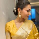 Andrea Jeremiah Instagram - Y’all asked for a saree pic 🌝 📸 @aadhavkannadhasan MUH @prakatwork #saree #sareelove #shotoniphone