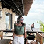 Andrea Jeremiah Instagram - 🤘🏼🌊☀️ @gtholidays.in #bali #indonesia #solo #travel #globetrotter #travelgram #singlefin #uluwatu #gtholidays #shotoniphone