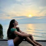 Andrea Jeremiah Instagram - 🤘🏼🌊☀️ @gtholidays.in #bali #indonesia #solo #travel #globetrotter #travelgram #singlefin #uluwatu #gtholidays #shotoniphone