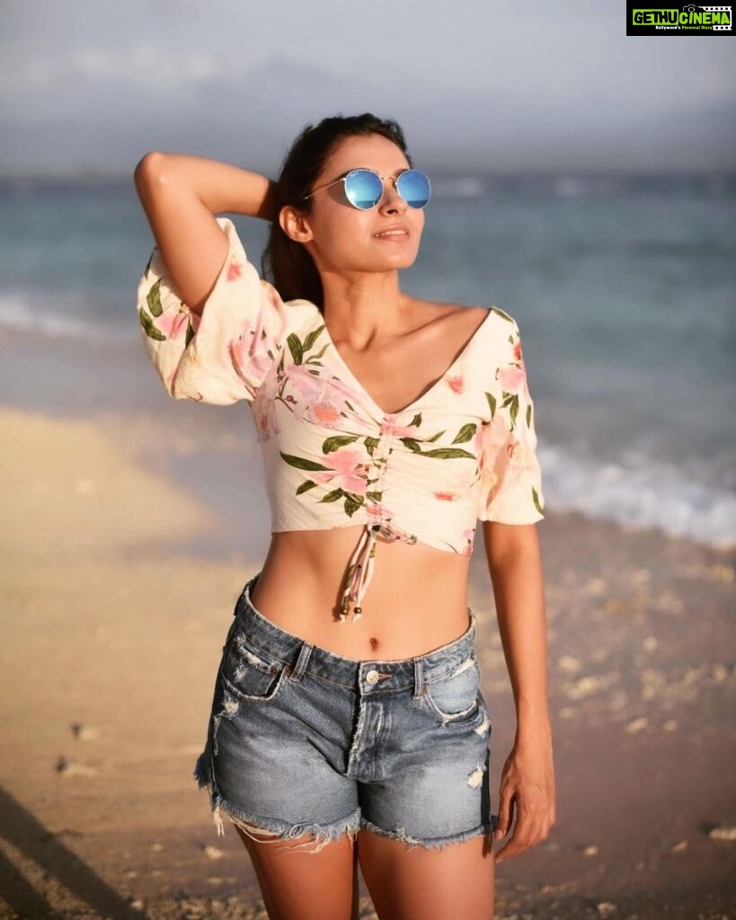 Andrea Jeremiah Instagram - 🏝️☀️🌊 @gtholidays.in 📸 @as_baliphotography #bali #indonesia #solo #travel #island #gtholidays #travelphotography #beach