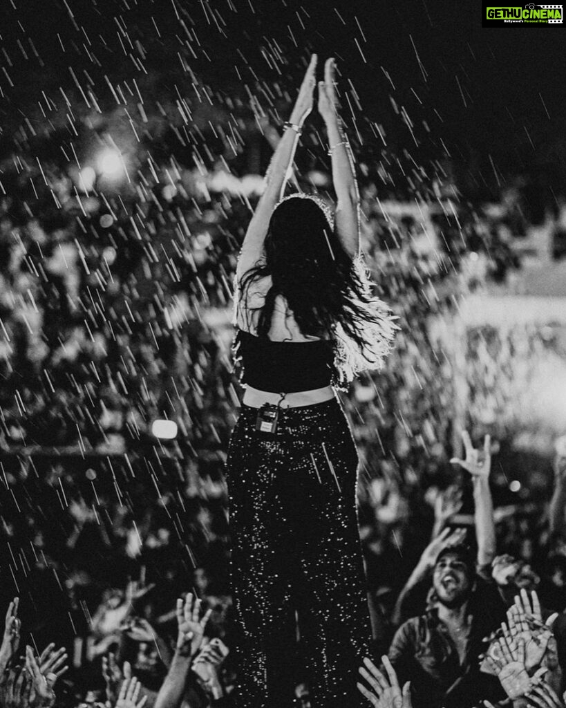 Andrea Jeremiah Instagram - Singing in the rain 🖤