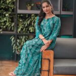 Angana Roy Instagram - Be more of you, and less of them #saturday #postoftheday #photoshoot #bartaman #saturdaymood #asymmetrical #designerwear #lovefromA The Astor