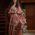 Angana Roy Instagram - Shoot for @bartaman_sukhigrihokon 🌻 #photoshoot #mondaypost #fashionshoot #colourful #lookoftheday #lehengalove #august #monsoonseason #lovefromA #anganaroy