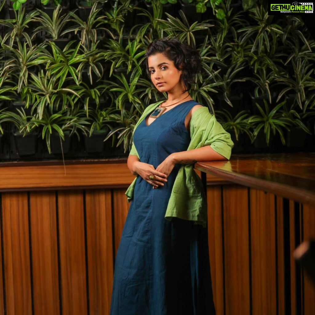 Angana Roy Instagram - Living life one shade of blue at a time. #thursday #pictureoftheday #newpost #eisamay #photoshoot #fashionshoot #blueaesthetic #hairdo #lovefromA #anganaroy