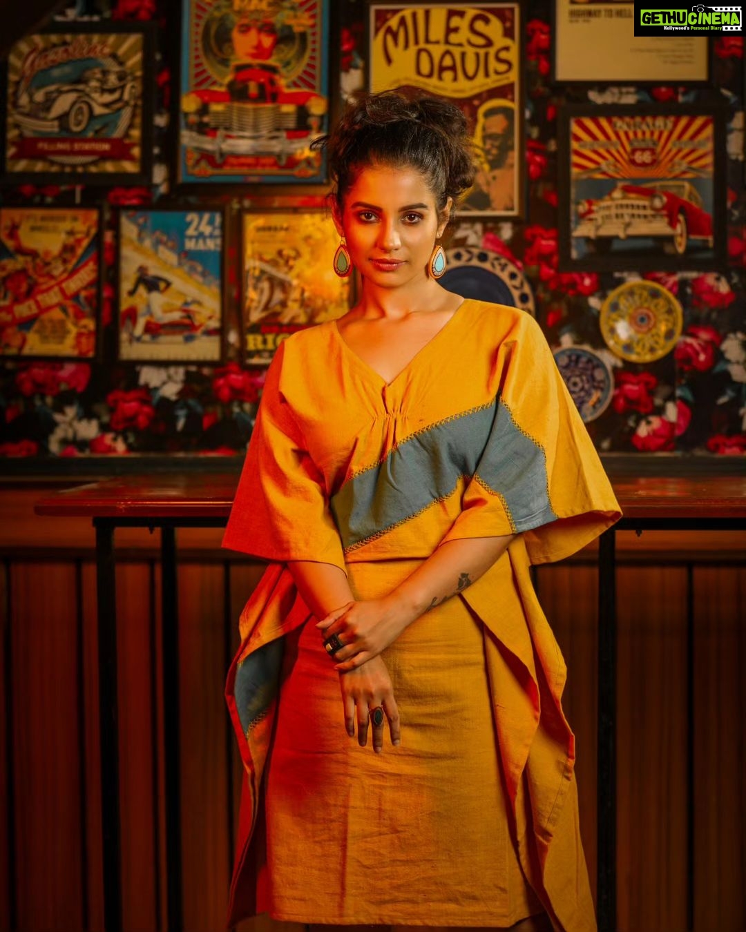 Angana Roy Instagram - You become what you believe. You are where you are today in your life based on everything you have believed. . . . . . #thursday #thursdaystyle #postoftheday #lookbook #lookoftheday #igdaily #designerwear #photoshoot #eisamay #lovefromA #anganaroy