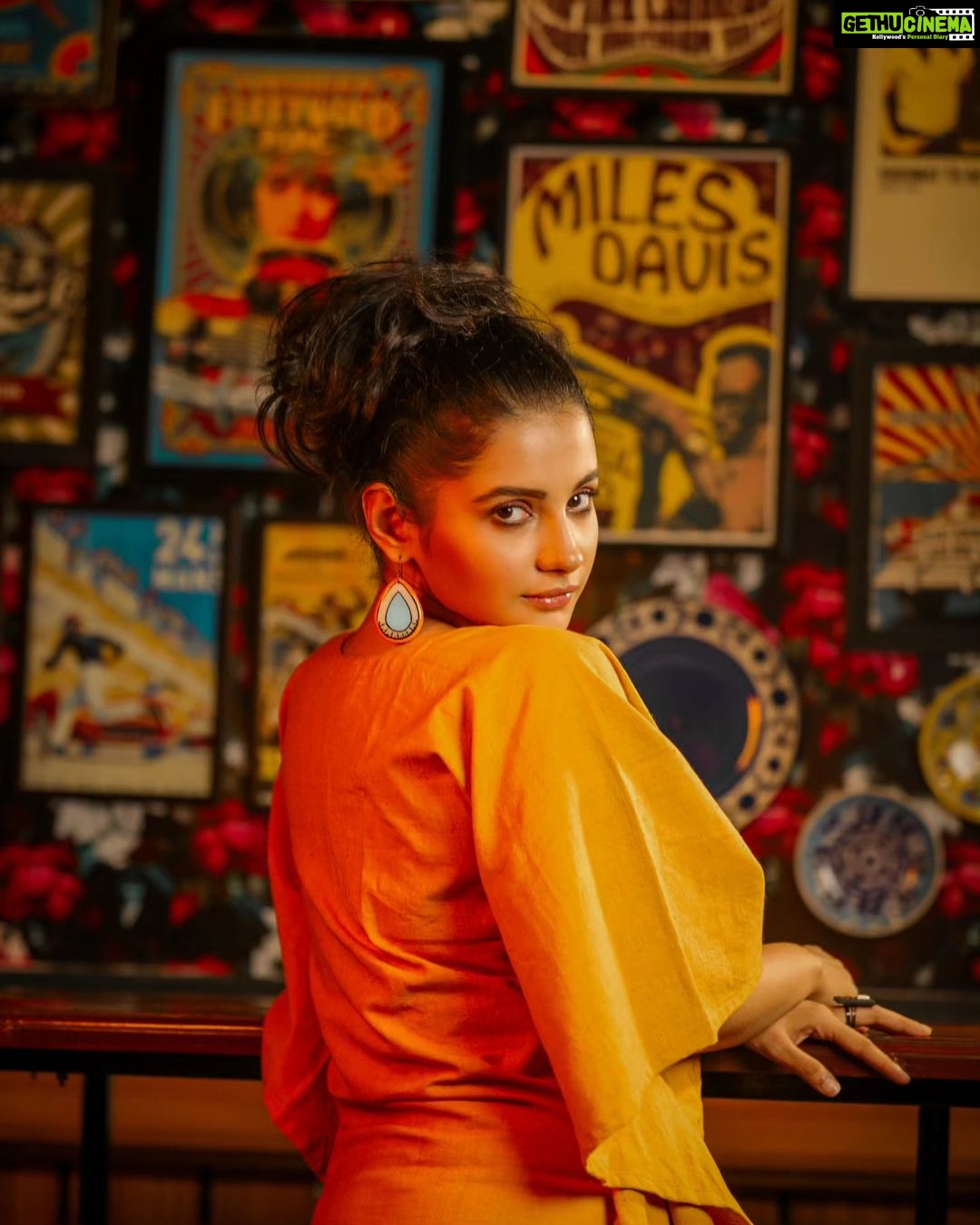 Angana Roy Instagram - You become what you believe. You are where you are today in your life based on everything you have believed. . . . . . #thursday #thursdaystyle #postoftheday #lookbook #lookoftheday #igdaily #designerwear #photoshoot #eisamay #lovefromA #anganaroy